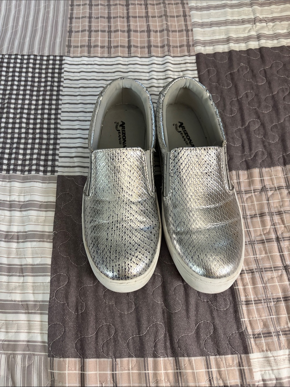 Arizona Love Kids Metallic Silver Slip-On Sneakers